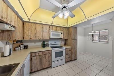 Building Photo - 2693 Sabal Springs Cir