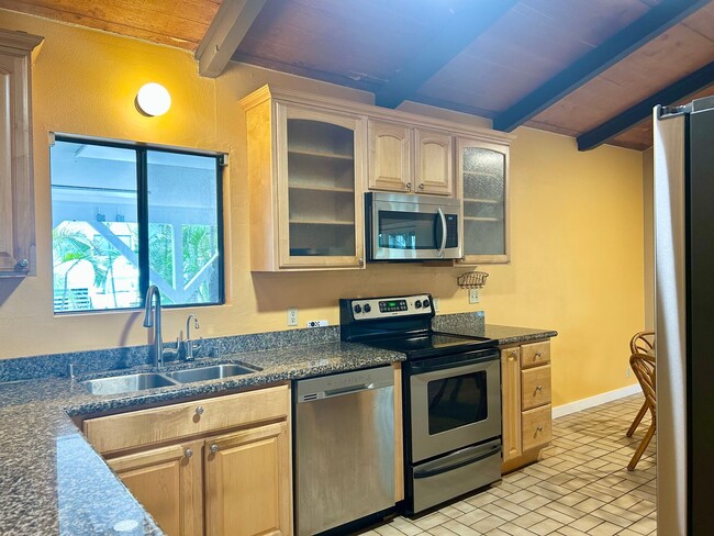 Building Photo - Beautiful fully furnished home in Kihei