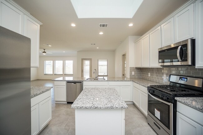 Building Photo - 3318 Parker Trce Dr