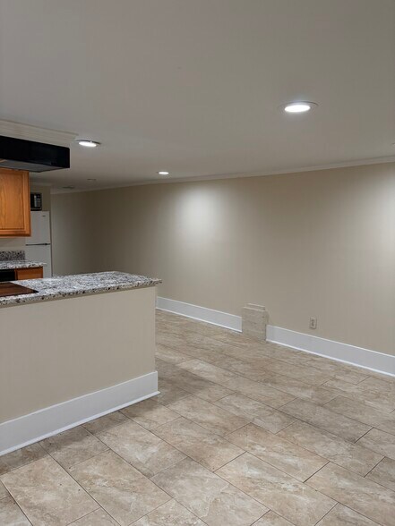 kitchen and den - 1509 Robert St