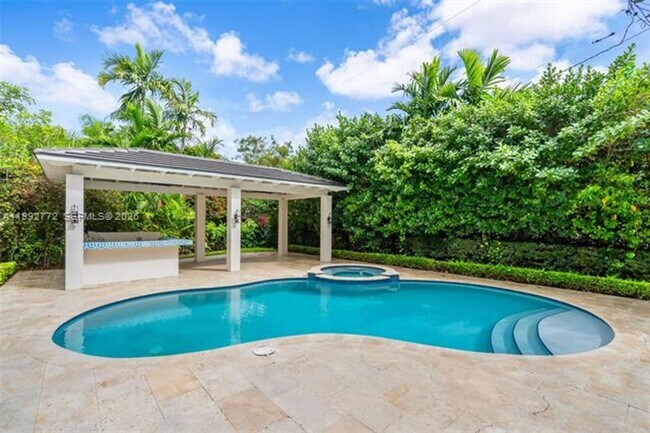 Building Photo - 1550 Taragona Dr