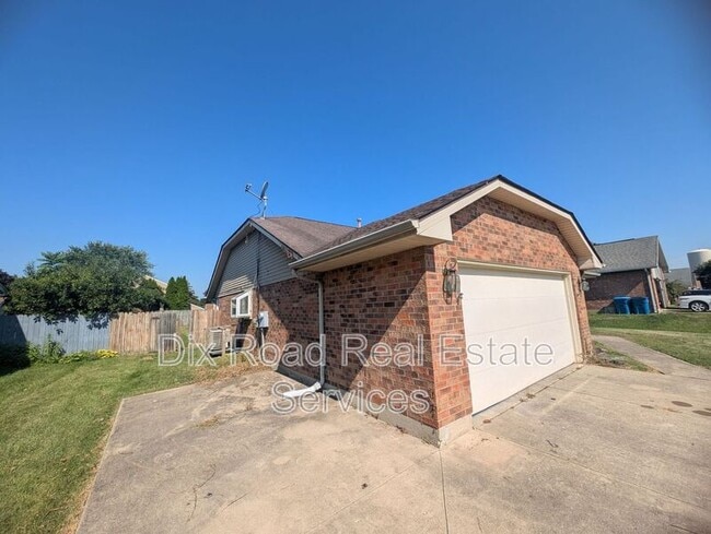 Building Photo - 8881 Davidgate Dr