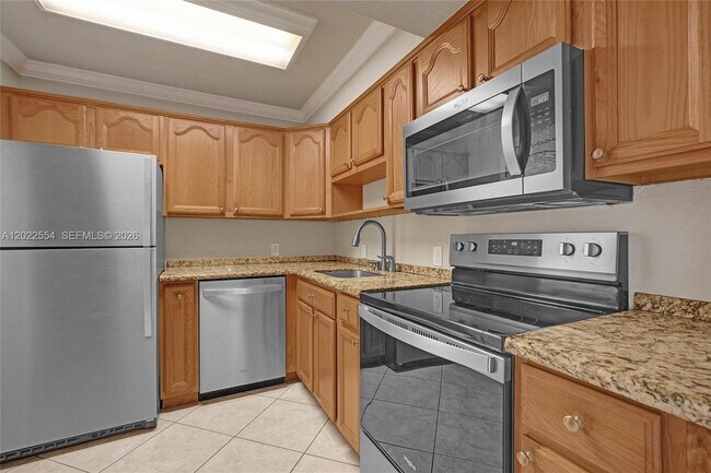 Building Photo - 20400 W Country Club Dr
