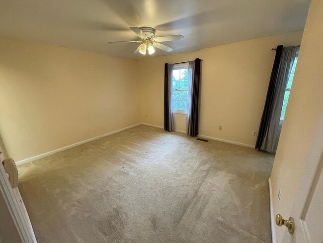 Building Photo - SINGLE FAMILY HOME.