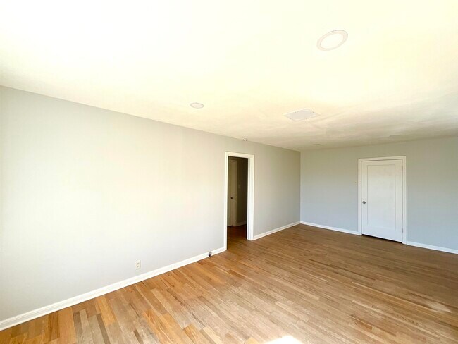 Building Photo - 3442 N U.S. Hwy 281