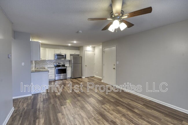 Building Photo - 2114 Swift St