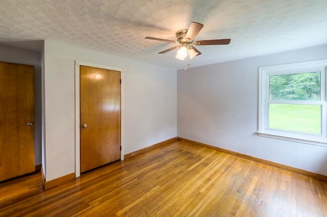 Building Photo - 34 Saybrook Rd