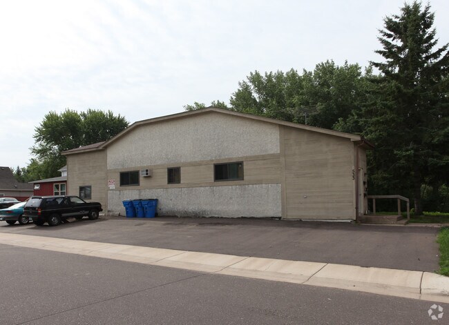 Building Photo - 533 3rd Ave SW