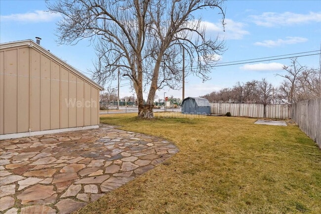 Building Photo - 153 Country Club Dr