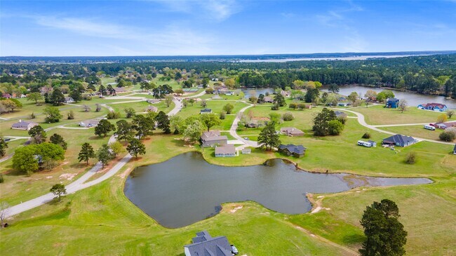 Building Photo - 140 Meadowview Dr