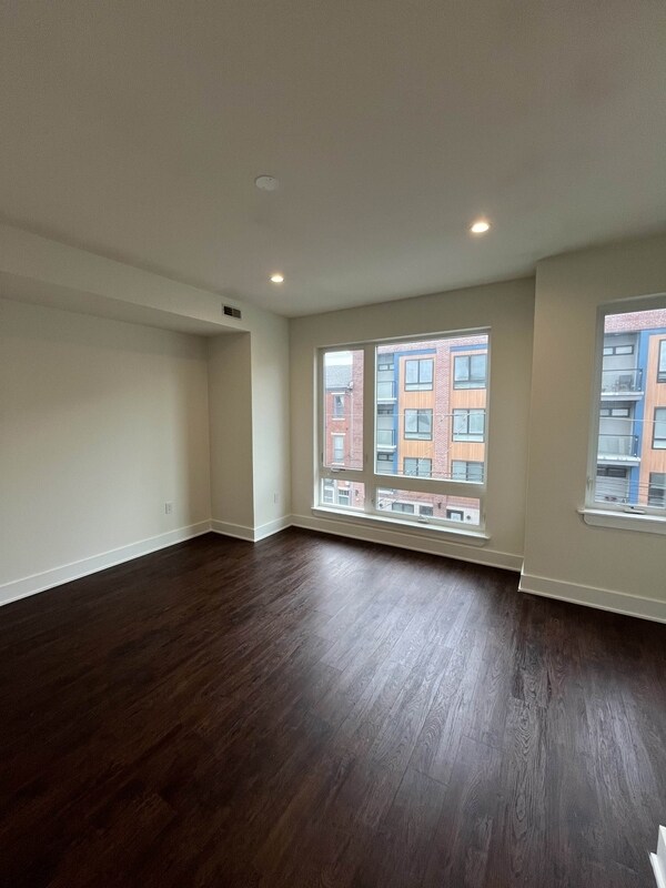 Building Photo - 1219 N 5th St