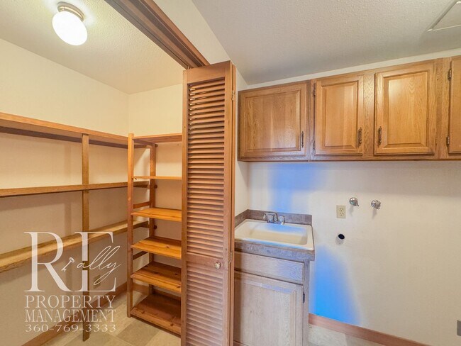 Building Photo - Vaulted 2-Bed Home with Scenic Views, Gas Fireplace & Oversized Deck