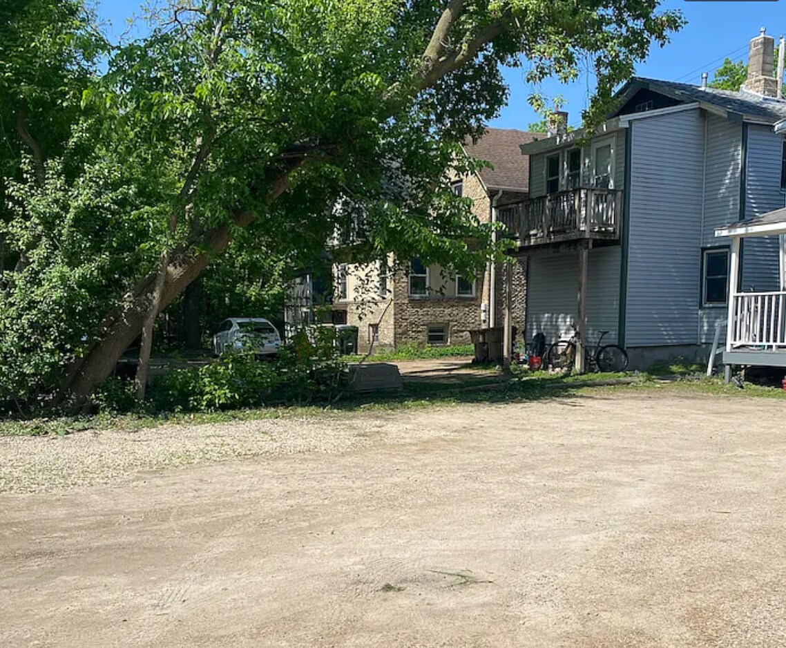 Parking in back of the house - 633 E Johnson St