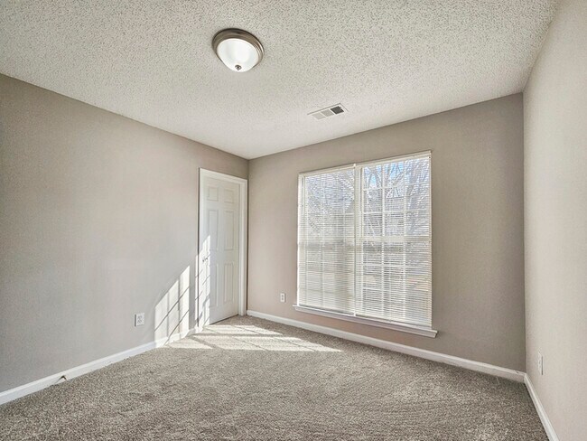 Building Photo - 3335 Waggoner Ln