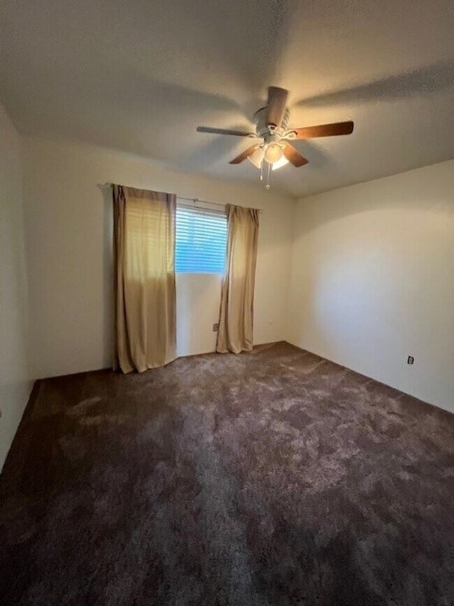 Building Photo - 3609 Planz Rd