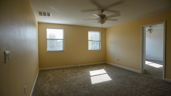 Building Photo - 1528 Moon Valley Dr