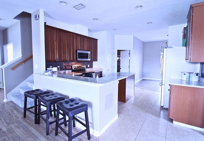 Building Photo - SPACIOUS 4-BED, 3-BATH HOME WITH PRIVATE BACKYARD PARADISE IN RIVERVIEW, FL