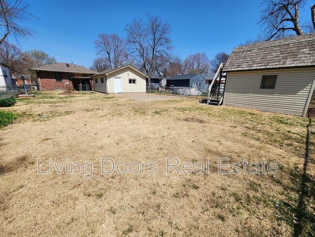 Building Photo - 5725 Hartley St