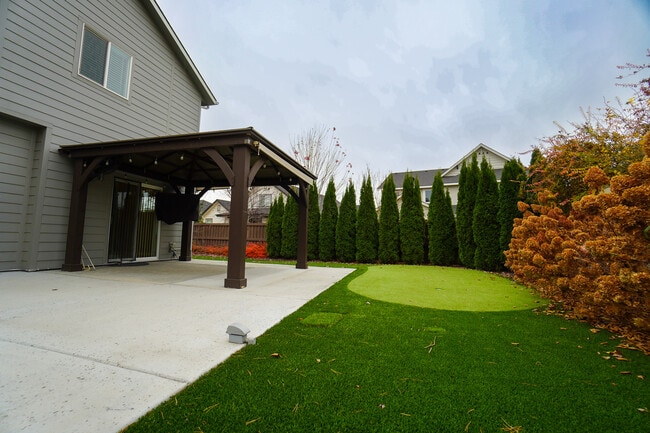 Building Photo - 6113 N Colosseum Ave