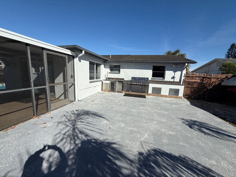 Building Photo - 9105 Sterling Ln