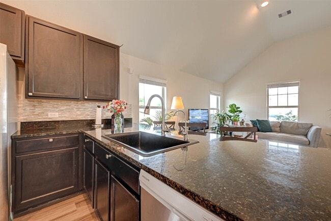 Building Photo - 5027 Green Gate Trl