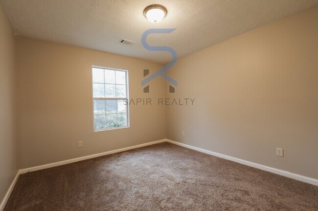 Building Photo - Move in before October 15th and get a $250...