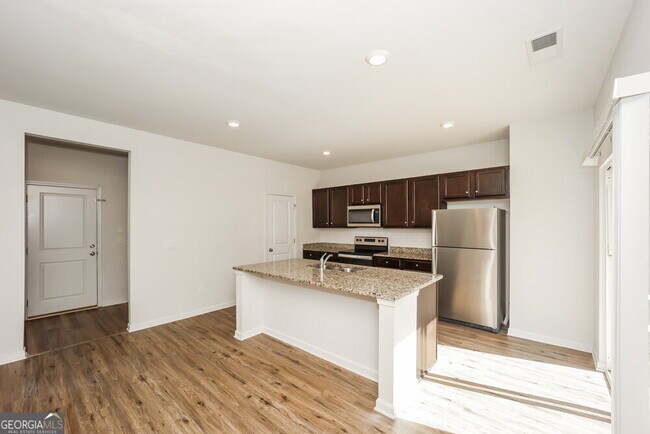 Building Photo - 440 Culloden Moor Dr