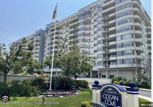 Building Photo - 717 Ocean Ave N