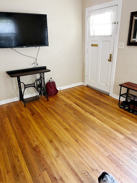 Building Photo - 1529 Yancey St