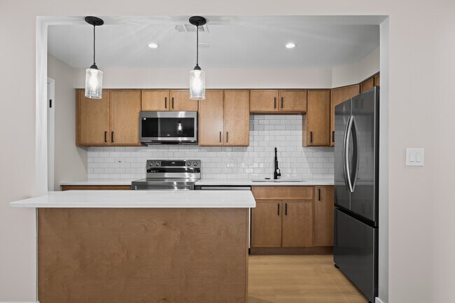 Building Photo - 705 W Central Rd