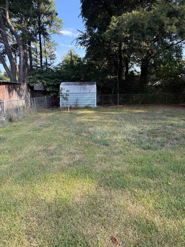 Building Photo - 1257 S Perkins Rd