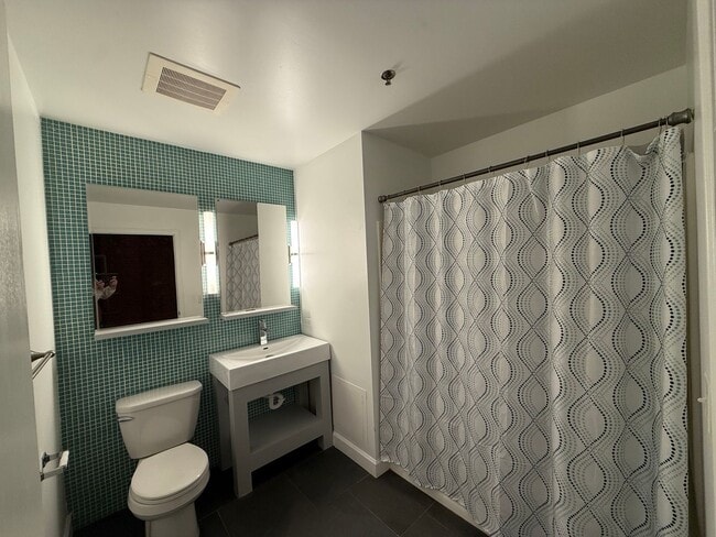 Building Photo - Bonnie Jean Flats