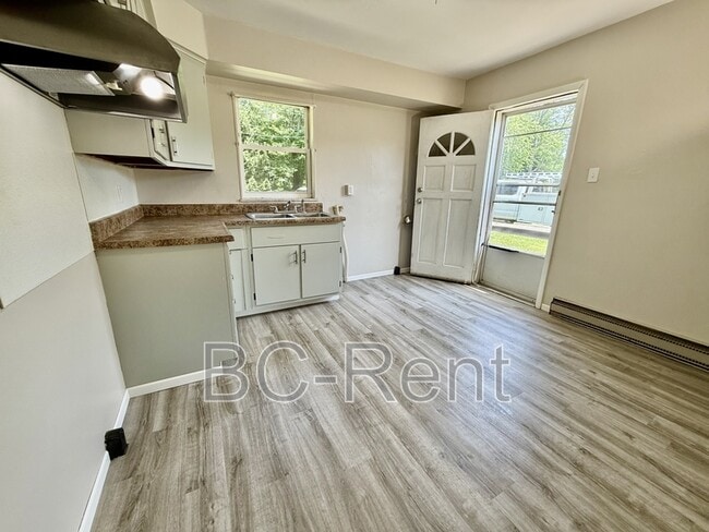 Building Photo - 124 Edgewood Cir