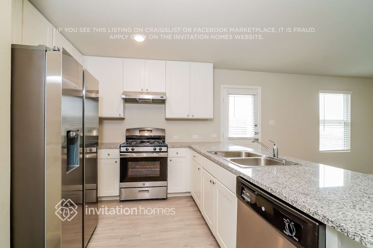 Building Photo - 7218 Avila Vis