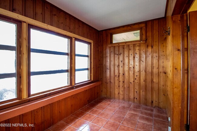 Building Photo - 24 Riberia St