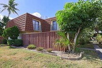 Building Photo - 5219 Cedarbend Dr