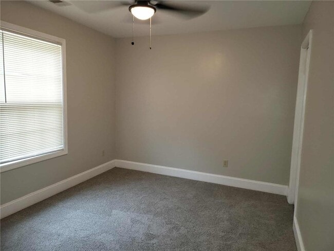 Building Photo - 3873 King Edward Trail SW