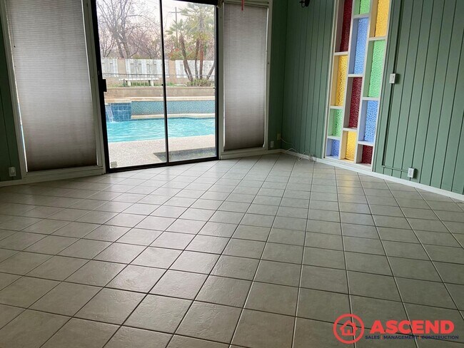 Building Photo - Unique Home Located in East Bakersfield!