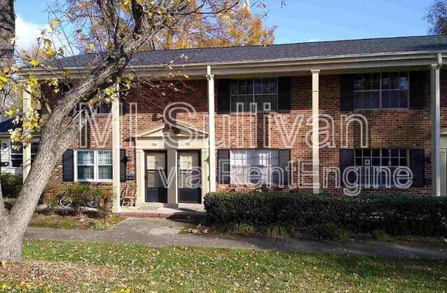 Building Photo - 1002 Willow Dr