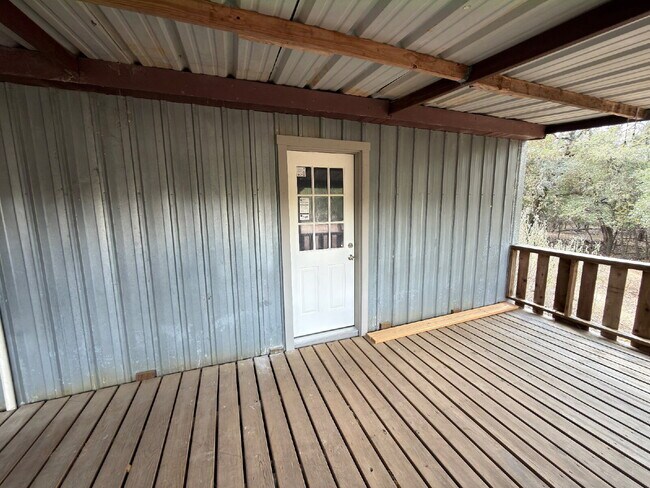 Building Photo - One Bed One Bath Efficiency Unit