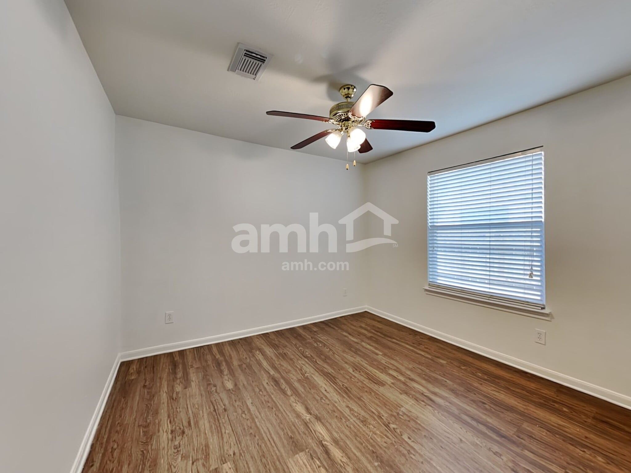 Building Photo - 2207 Shady Pine Dr