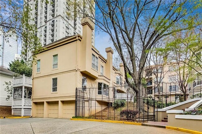 Building Photo - 203 14th St NE