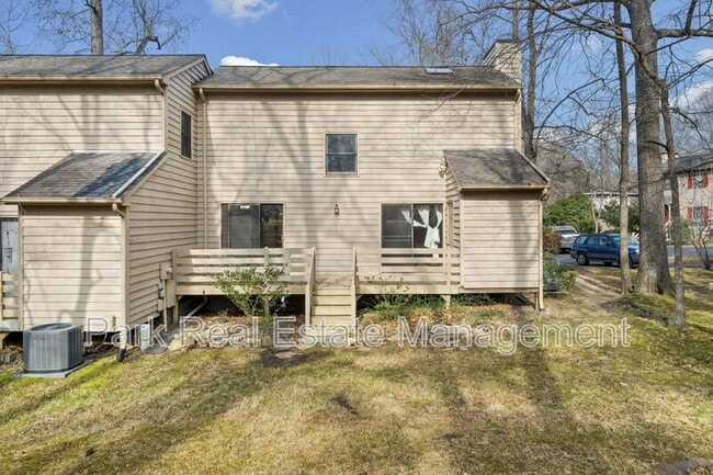 Building Photo - 205 W Poplar Ave