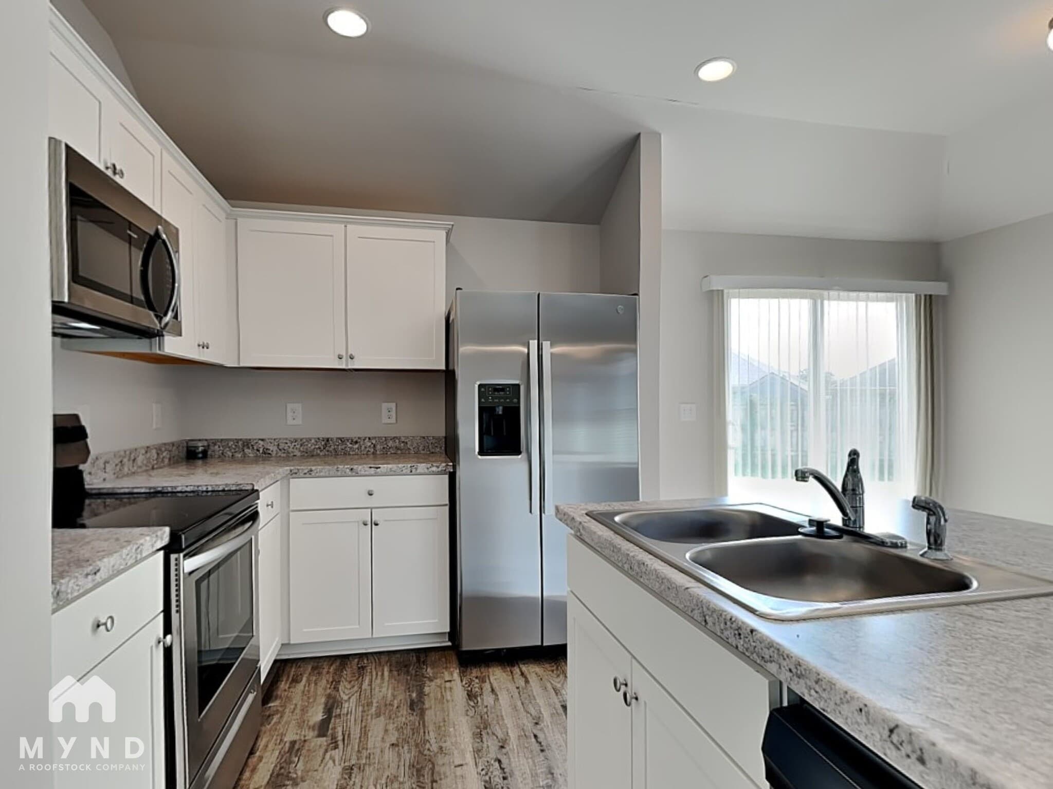 Building Photo - 12384 Waterbury Dr