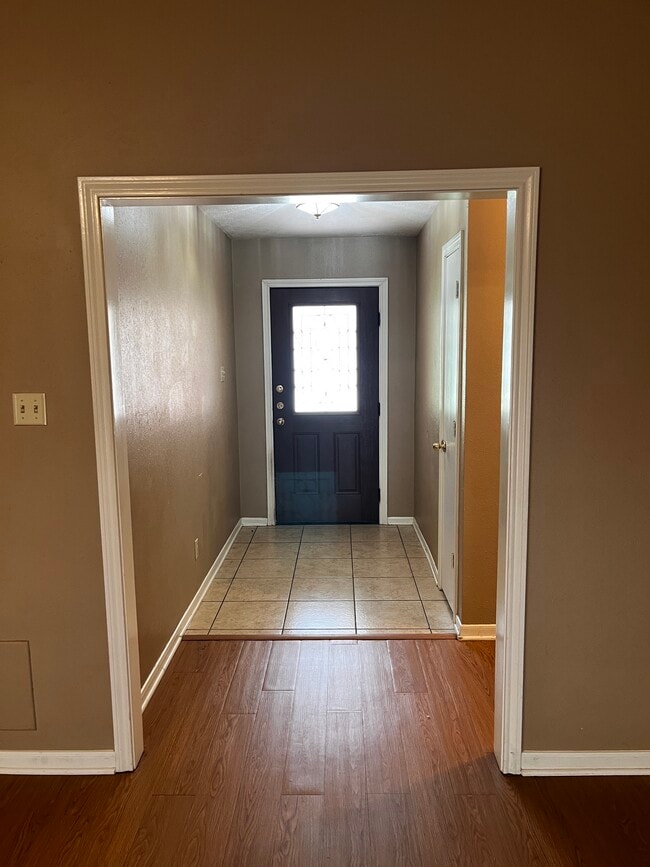 Building Photo - 4009 Hunter Creek Dr