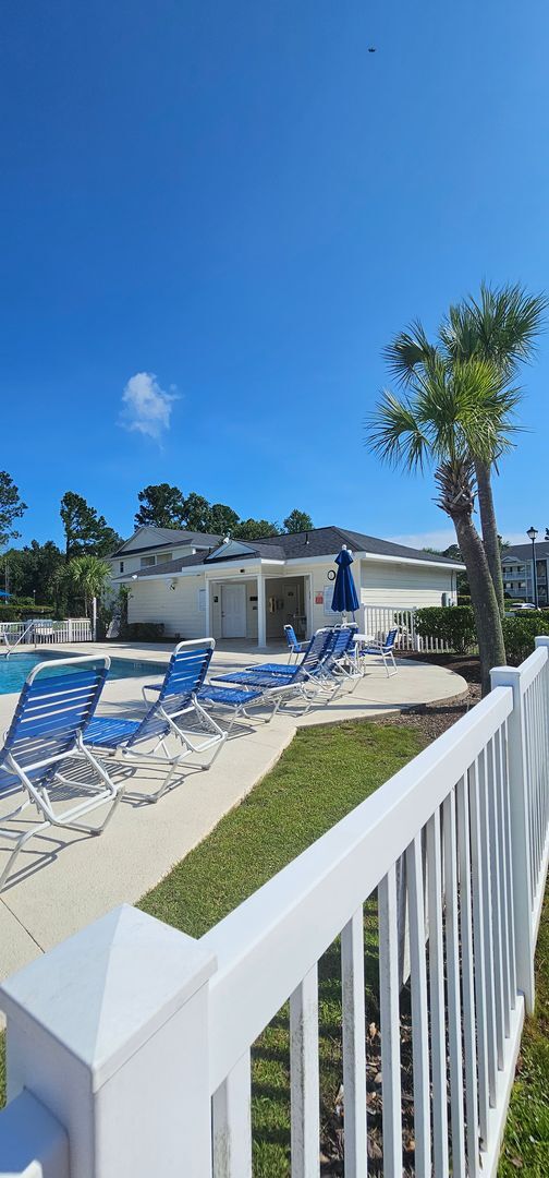 Building Photo - River Oaks Community