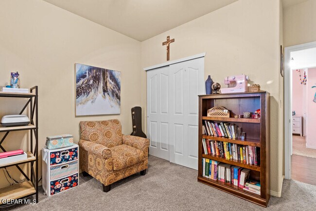 Building Photo - 7365 Dewberry Dr