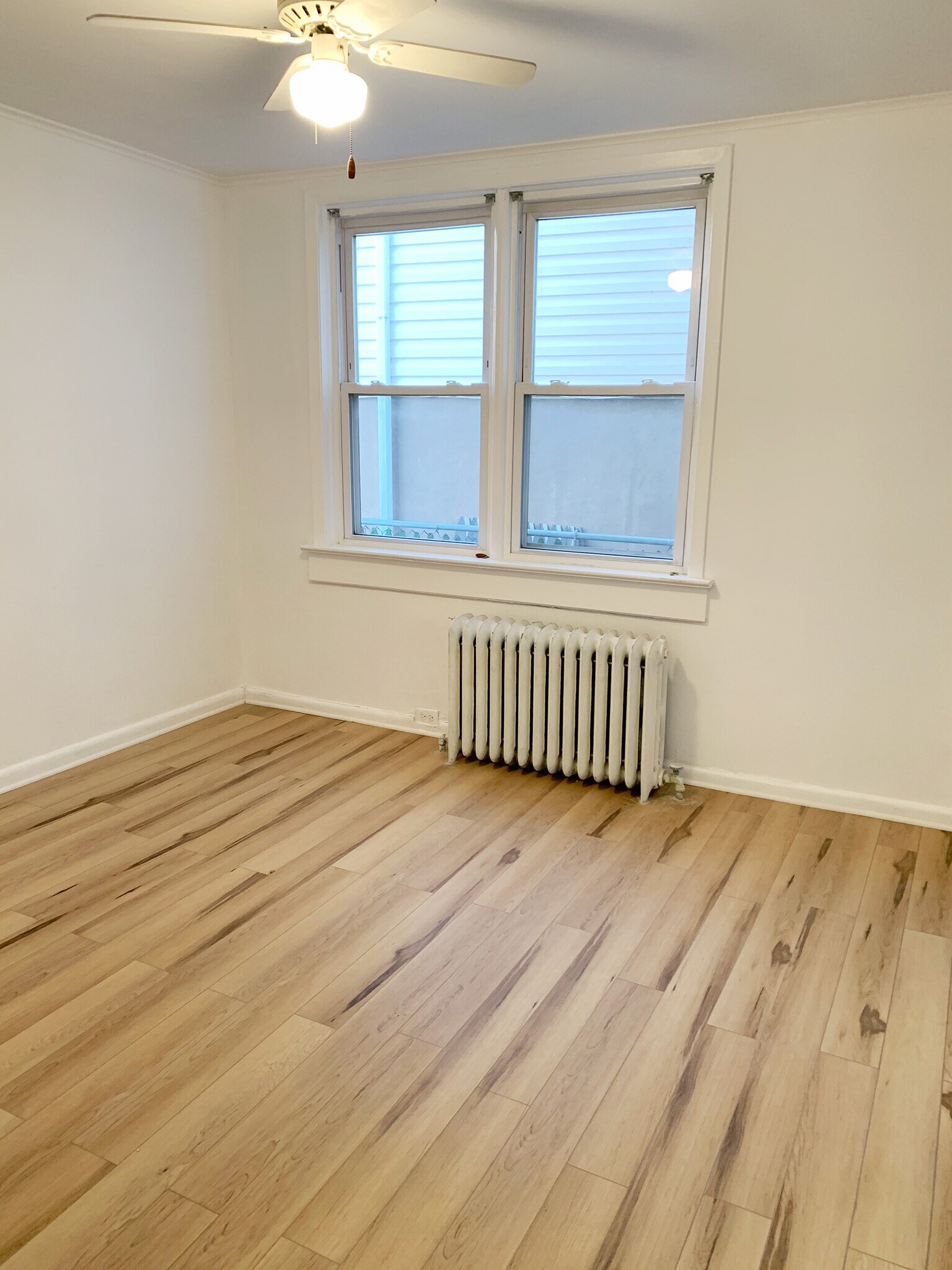 Bed 2 - 124 73rd St