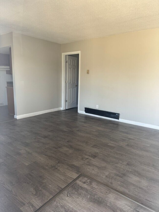 Building Photo - 115 Jerome Ln