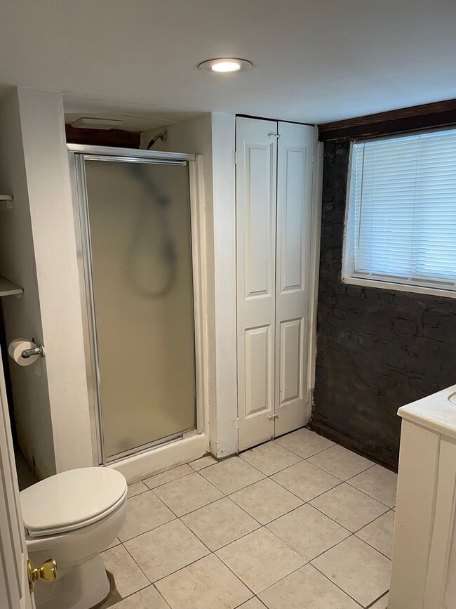 Building Photo - Cozy 1 Bedroom 1 Bathroom Basement Unit!